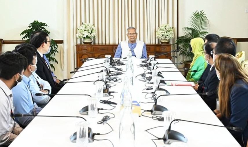 বিমান দুর্ঘটনায় আহতদের চিকিৎসা দেওয়ায় বিদেশি মেডিকেল টিমগুলোর প্রতি কৃতজ্ঞতা প্রধান উপদেষ্টার